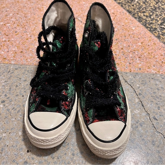 Converse all stars women’s 6.5 red and green sequins - Picture 4 of 8